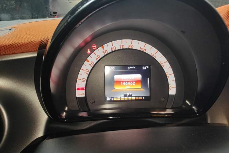 Used smart forfour 2016 1.0L 52 kW Passion Edition Instrument Cluster