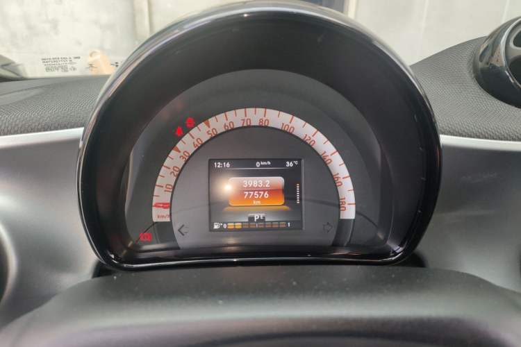 Used smart forfour 2016 1.0L 52 kW Passion Edition Instrument Cluster