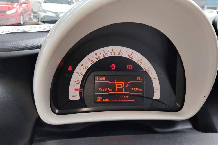 Used smart forfour 2016 1.0L 52 kW Dynamic Edition Instrument Cluster