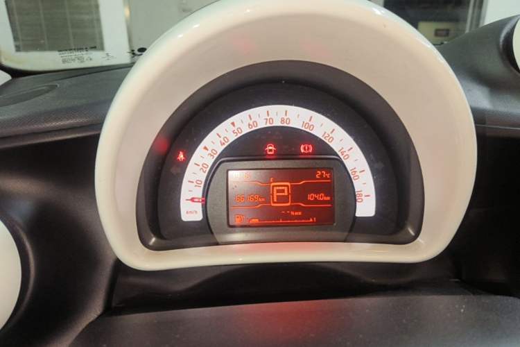 Used smart forfour 2016 1.0L 52 kW Dynamic Edition Instrument Cluster