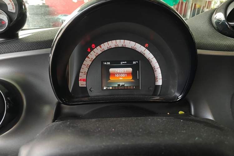 Used smart forfour 2016 0.9T 66 kW Pioneer Edition Instrument Cluster