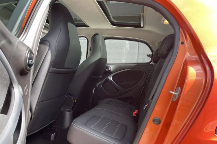 Used smart forfour 2016 1.0L 52 kW Passion Edition Interior 1