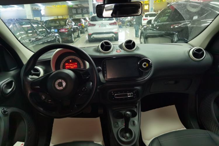 Used smart forfour 2016 1.0L 52 kW Dynamic Edition Interior 2