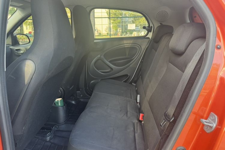 Used smart forfour 2016 1.0L 52 kW Dynamic Edition Interior 5