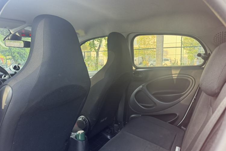 Used smart forfour 2016 1.0L 52 kW Dynamic Edition Interior 6