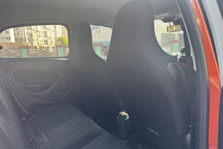Used smart forfour 2016 1.0L 52 kW Dynamic Edition Interior 8