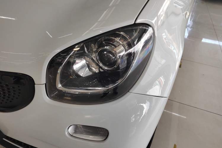 Used smart forfour 2016 1.0L 52 kW Passion Edition Left Front Headlight
