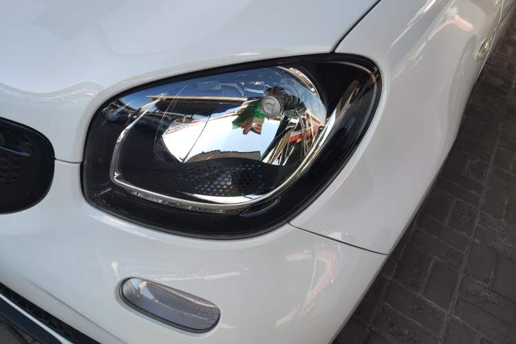 Used smart forfour 2016 1.0L 52 kW Passion Edition Left Front Headlight
