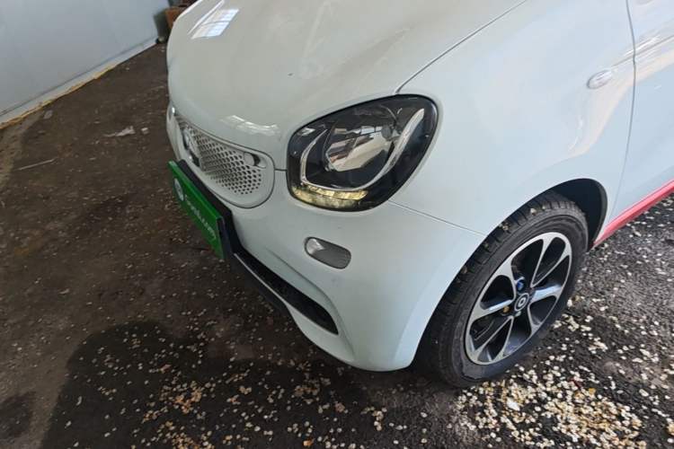 Used smart forfour 2016 1.0L 52 kW Passion Edition Left Front Headlight