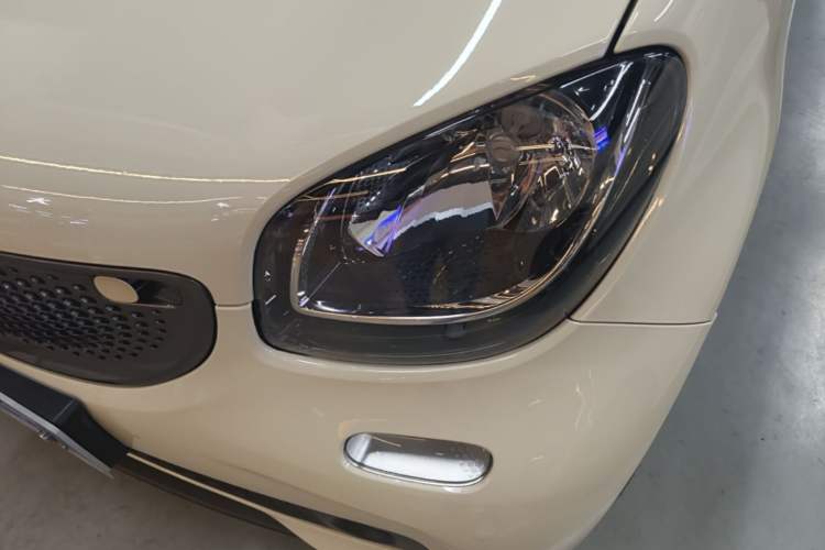 Used smart forfour 2016 1.0L 52 kW Passion Edition Left Front Headlight