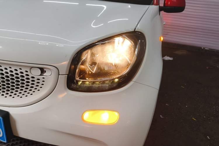 Used smart forfour 2016 1.0L 52 kW Passion Edition Left Front Headlight