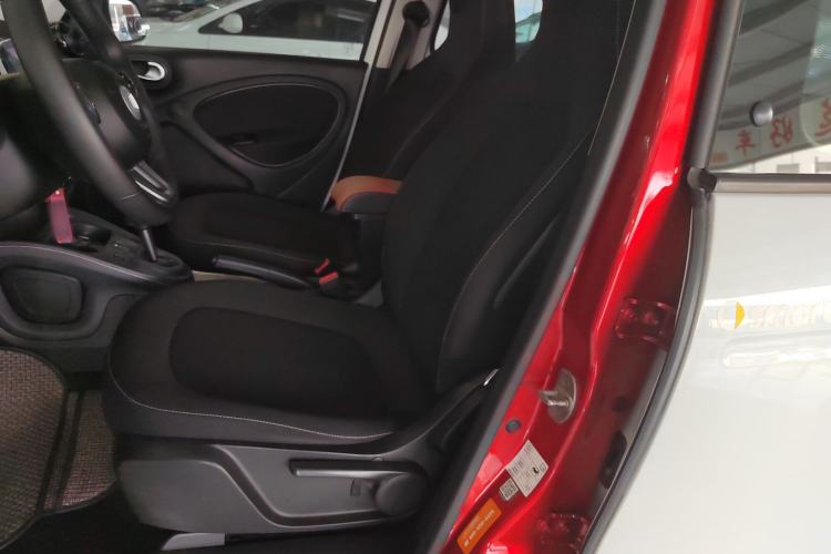 Used smart forfour 2016 1.0L 52 kW Passion Edition Left Front Seat