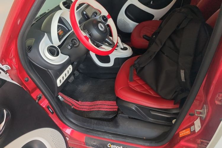 Used smart forfour 2016 1.0L 52 kW Passion Edition Left Front Seat