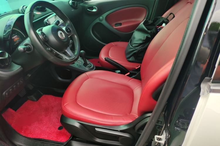 Used smart forfour 2016 1.0L 52 kW Passion Edition Left Front Seat