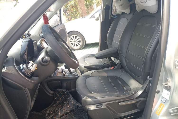 Used smart forfour 2016 0.9T 66 kW Pioneer Edition Left Front Seat
