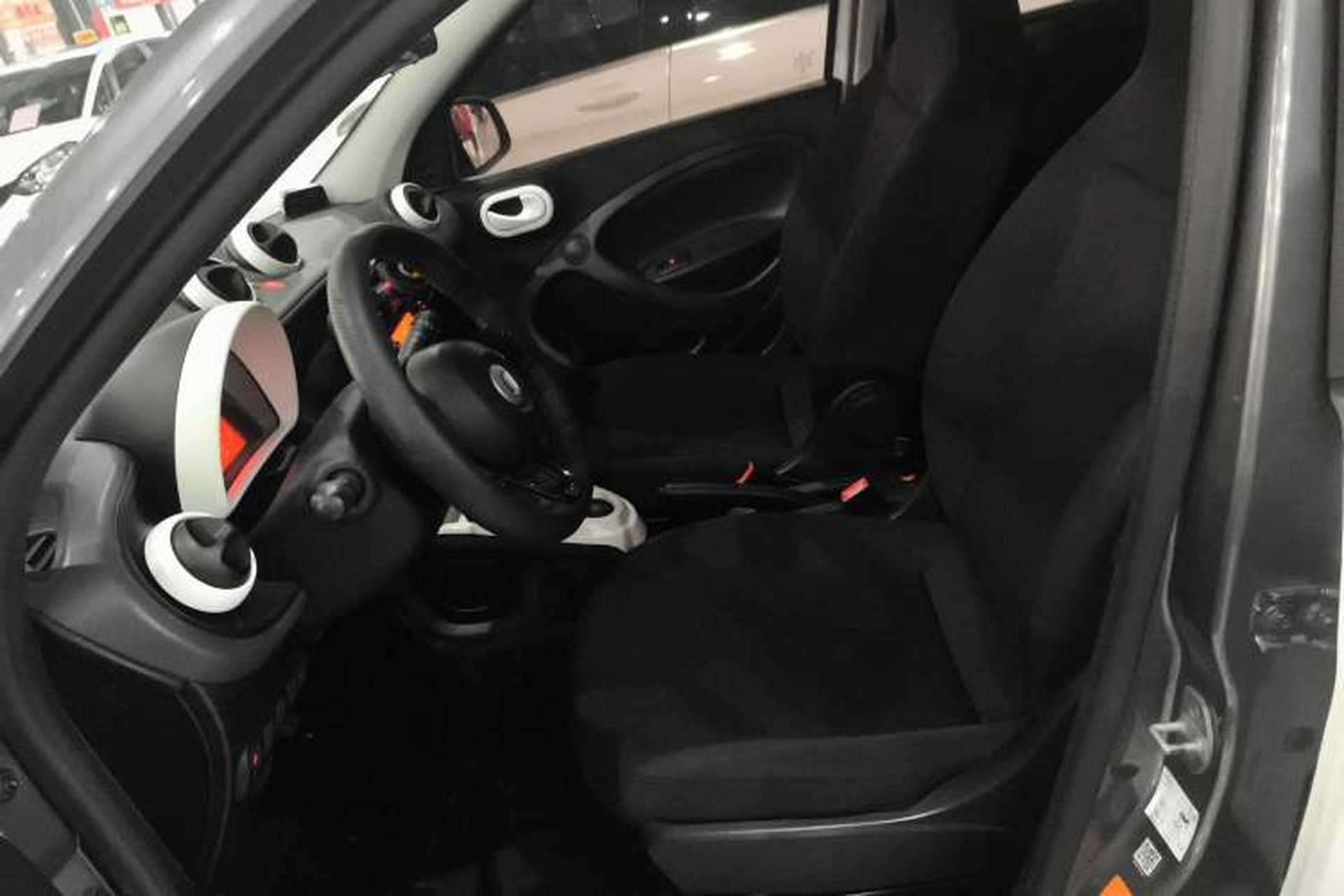 Used smart forfour 2016 1.0L 52 kW Dynamic Edition Left Front Seat