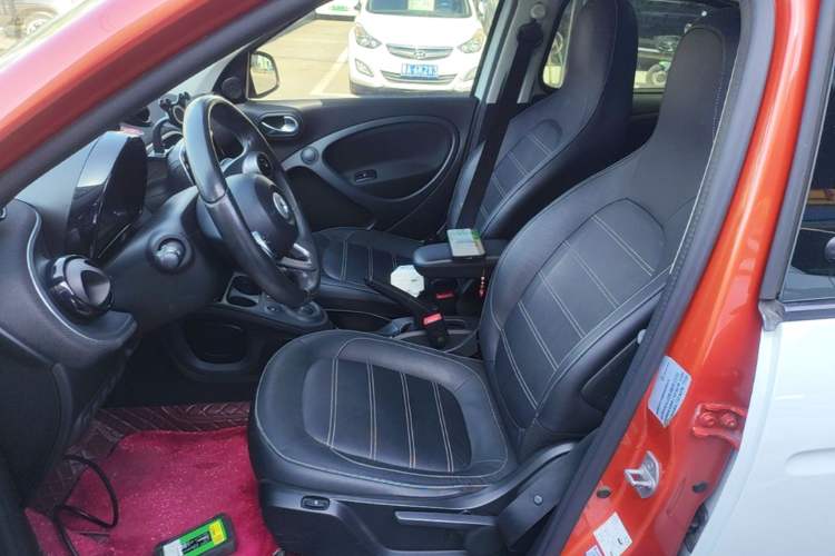 Used smart forfour 2016 0.9T 66 kW Pioneer Edition Left Front Seat