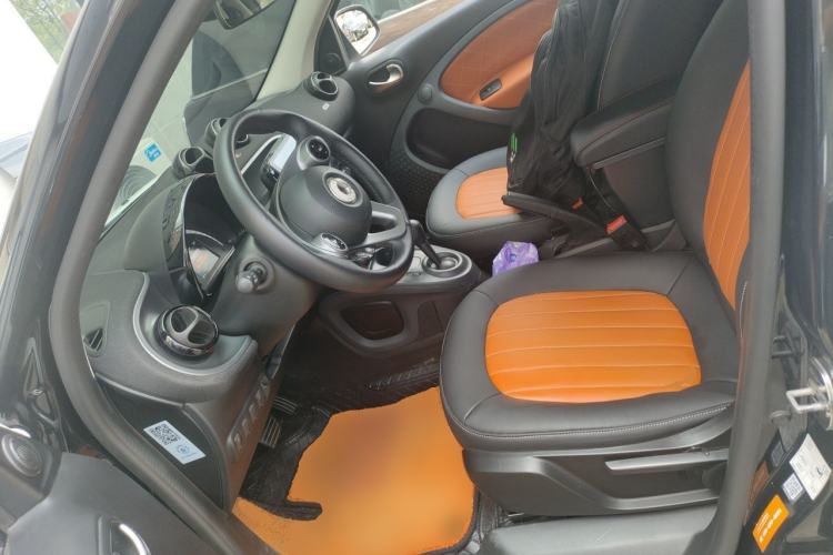 Used smart forfour 2016 1.0L 52 kW Passion Edition Left Front Seat