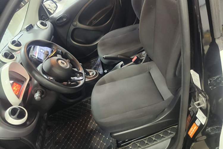 Used smart forfour 2016 1.0L 52 kW Dynamic Edition Left Front Seat