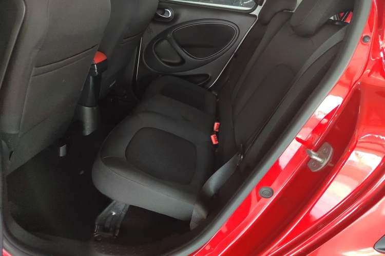 Used smart forfour 2016 1.0L 52 kW Passion Edition Left Rear Seat