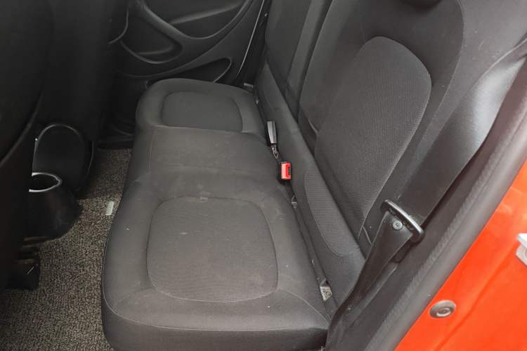 Used smart forfour 2016 1.0L 52 kW Passion Edition Left Rear Seat