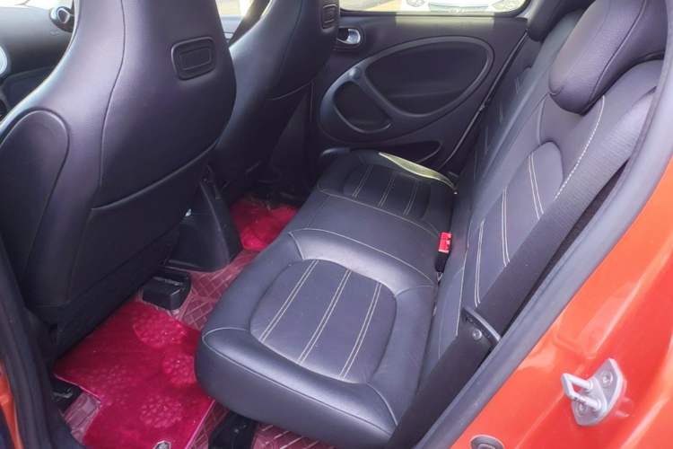 Used smart forfour 2016 0.9T 66 kW Pioneer Edition Left Rear Seat