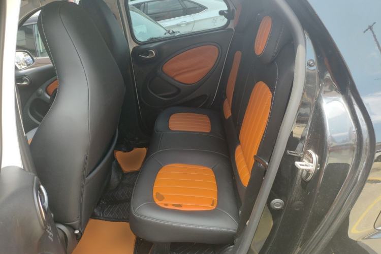 Used smart forfour 2016 1.0L 52 kW Passion Edition Left Rear Seat