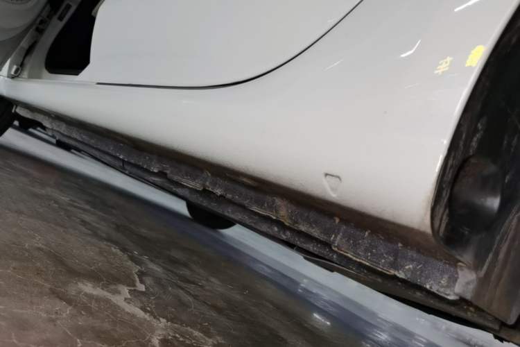 Used smart forfour 2016 0.9T 66 kW Ultimate Edition Left Side Sill