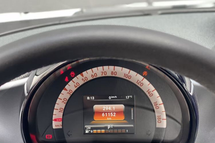 Used smart forfour 2016 1.0L 52 kW Passion Edition Odometer Close Up