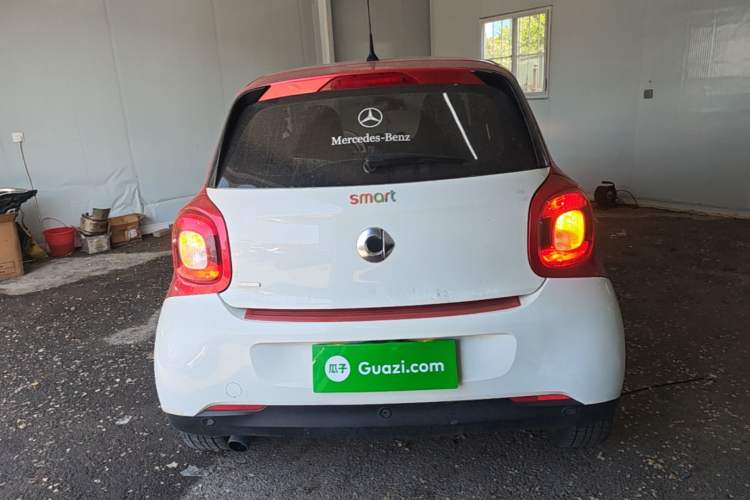 Used smart forfour 2016 1.0L 52 kW Passion Edition Rear