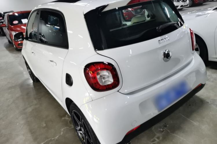 Used smart forfour 2016 0.9T 66 kW Ultimate Edition Rear Left 45 Deg