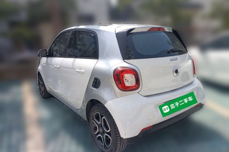 Used smart forfour 2016 0.9T 66 kW Pioneer Edition Rear Left 45 Deg