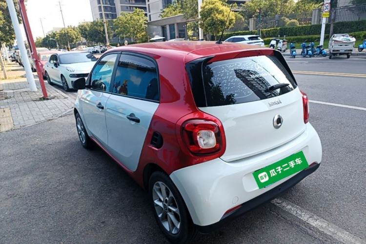 Used smart forfour 2016 1.0L 52 kW Dynamic Edition Rear Left 45 Deg