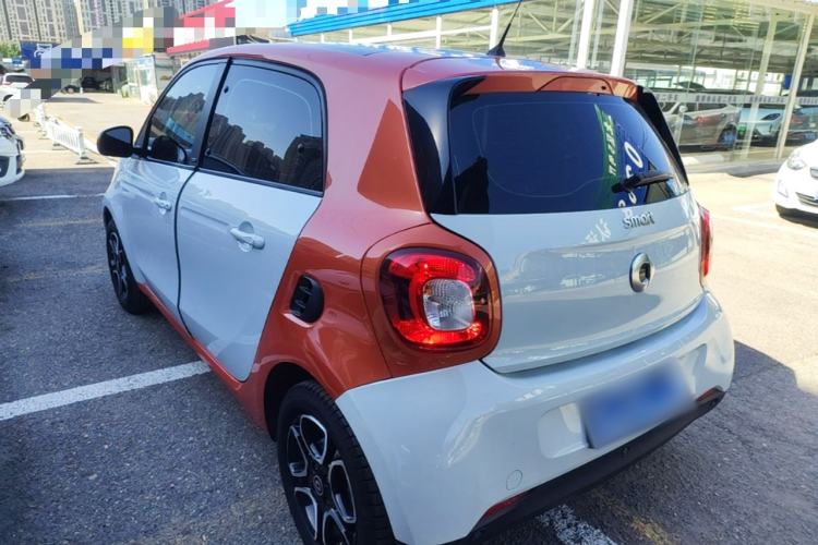 Used smart forfour 2016 0.9T 66 kW Pioneer Edition Rear Left 45 Deg