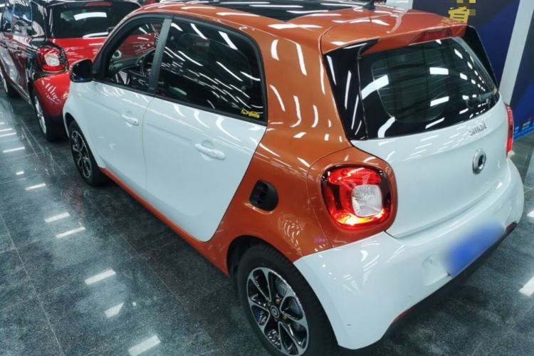 Used smart forfour 2016 1.0L 52 kW Passion Edition Rear Left 45 Deg