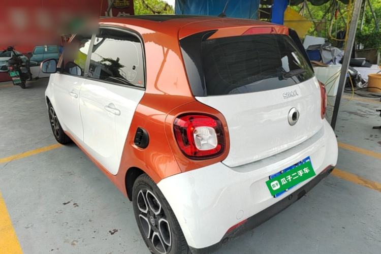 Used smart forfour 2016 0.9T 66 kW Pioneer Edition Rear Left 45 Deg