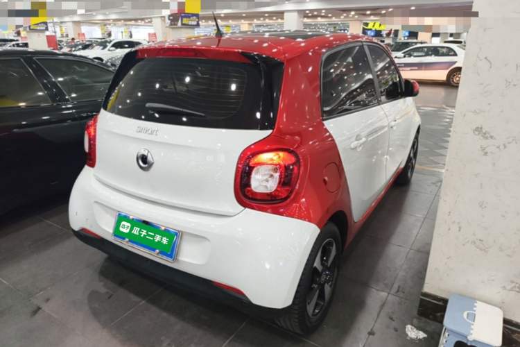 Used smart forfour 2016 1.0L 52 kW Passion Edition Rear Right 45 Deg