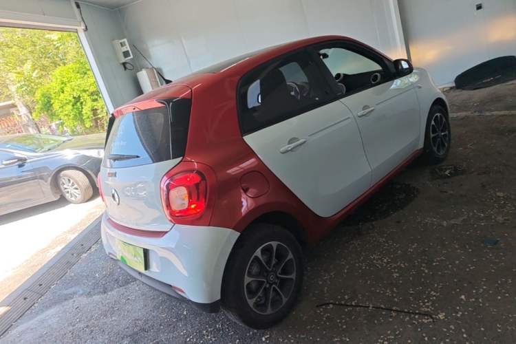 Used smart forfour 2016 1.0L 52 kW Passion Edition Rear Right 45 Deg