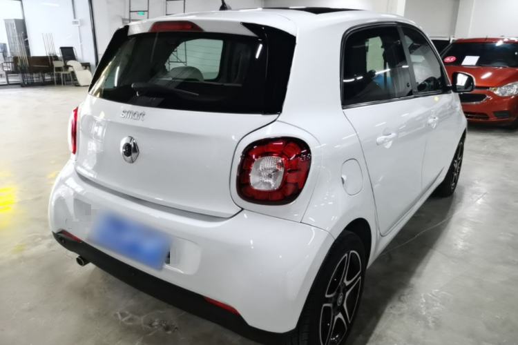 Used smart forfour 2016 0.9T 66 kW Ultimate Edition Rear Right 45 Deg