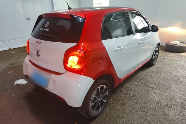 Used smart forfour 2016 1.0L 52 kW Passion Edition Rear Right 45 Deg