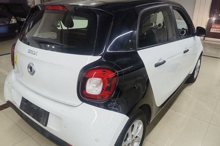 Used smart forfour 2016 1.0L 52 kW Dynamic Edition Rear Right 45 Deg