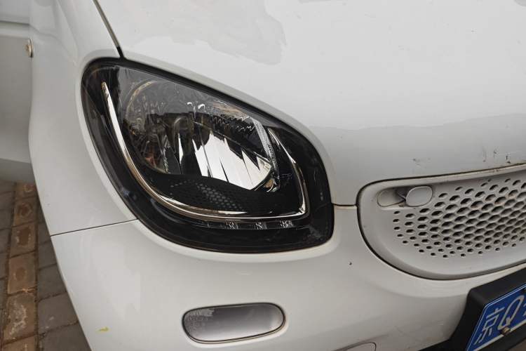 Used smart forfour 2016 1.0L 52 kW Passion Edition Right Front Headlight