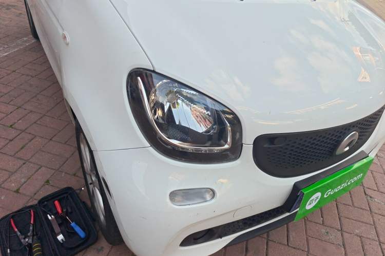 Used smart forfour 2016 1.0L 52 kW Dynamic Edition Right Front Headlight