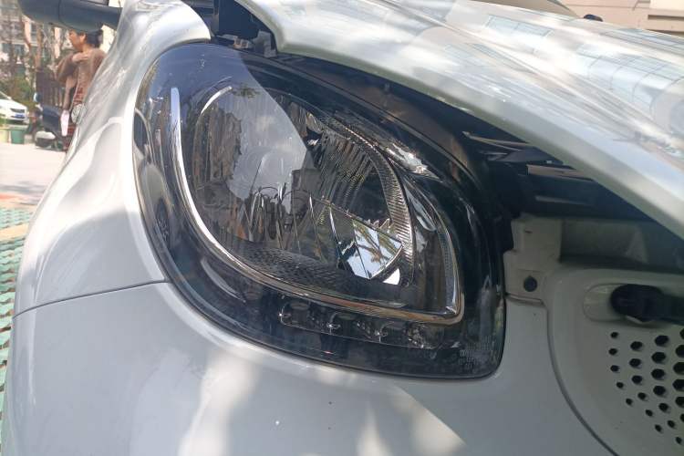Used smart forfour 2016 0.9T 66 kW Pioneer Edition Right Front Headlight