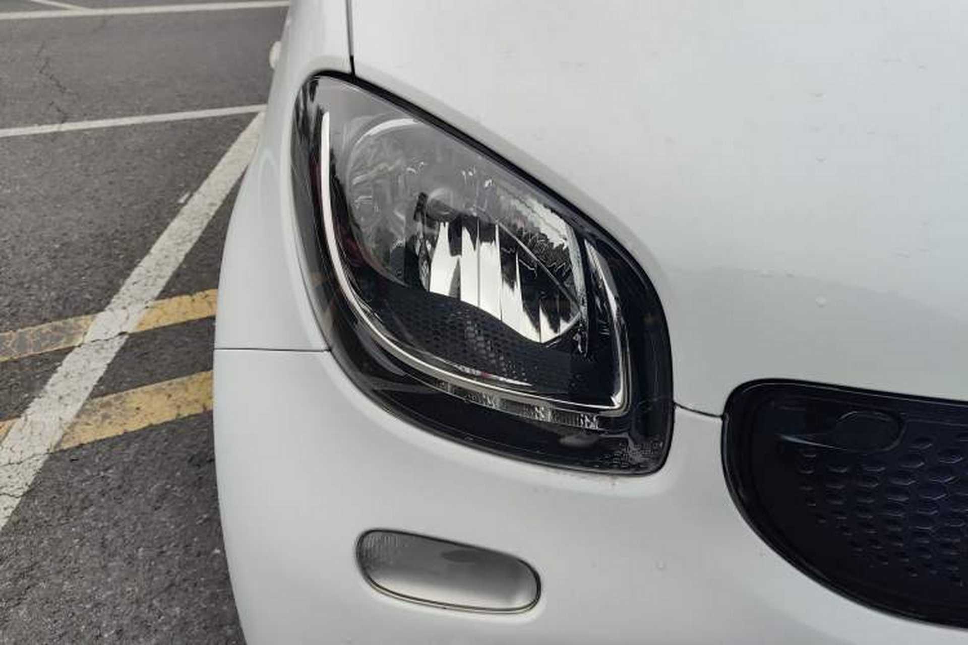 Used smart forfour 2016 1.0L 52 kW Passion Edition Right Front Headlight
