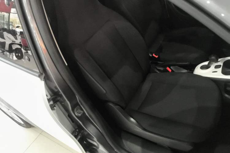 Used smart forfour 2016 1.0L 52 kW Dynamic Edition Right Front Seat