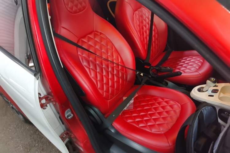 Used smart forfour 2016 1.0L 52 kW Passion Edition Right Front Seat