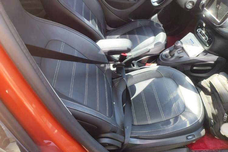 Used smart forfour 2016 0.9T 66 kW Pioneer Edition Right Front Seat