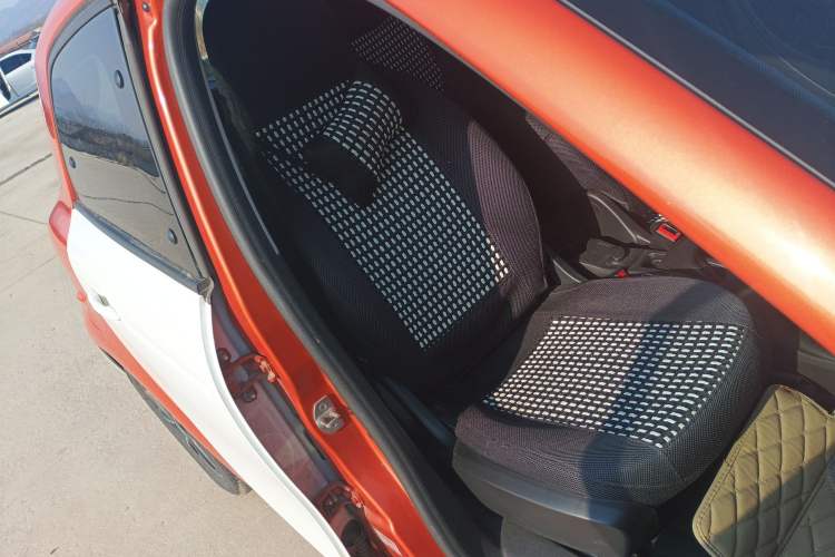 Used smart forfour 2016 1.0L 52 kW Passion Edition Right Front Seat