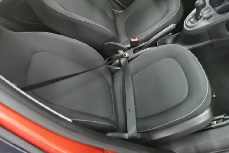 Used smart forfour 2016 1.0L 52 kW Passion Edition Right Front Seat